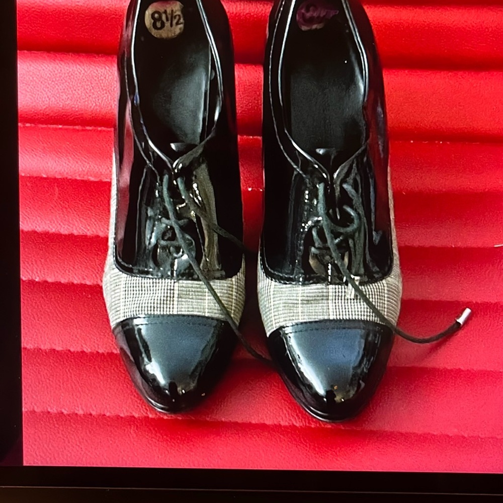Anne Klein Black and black ckekered Heels Sharon
